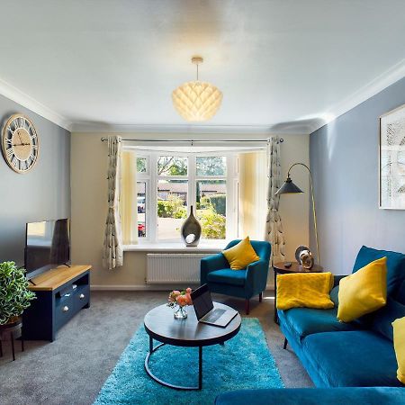 247 Serviced Accommodation In Telford- 3Br House Екстериор снимка