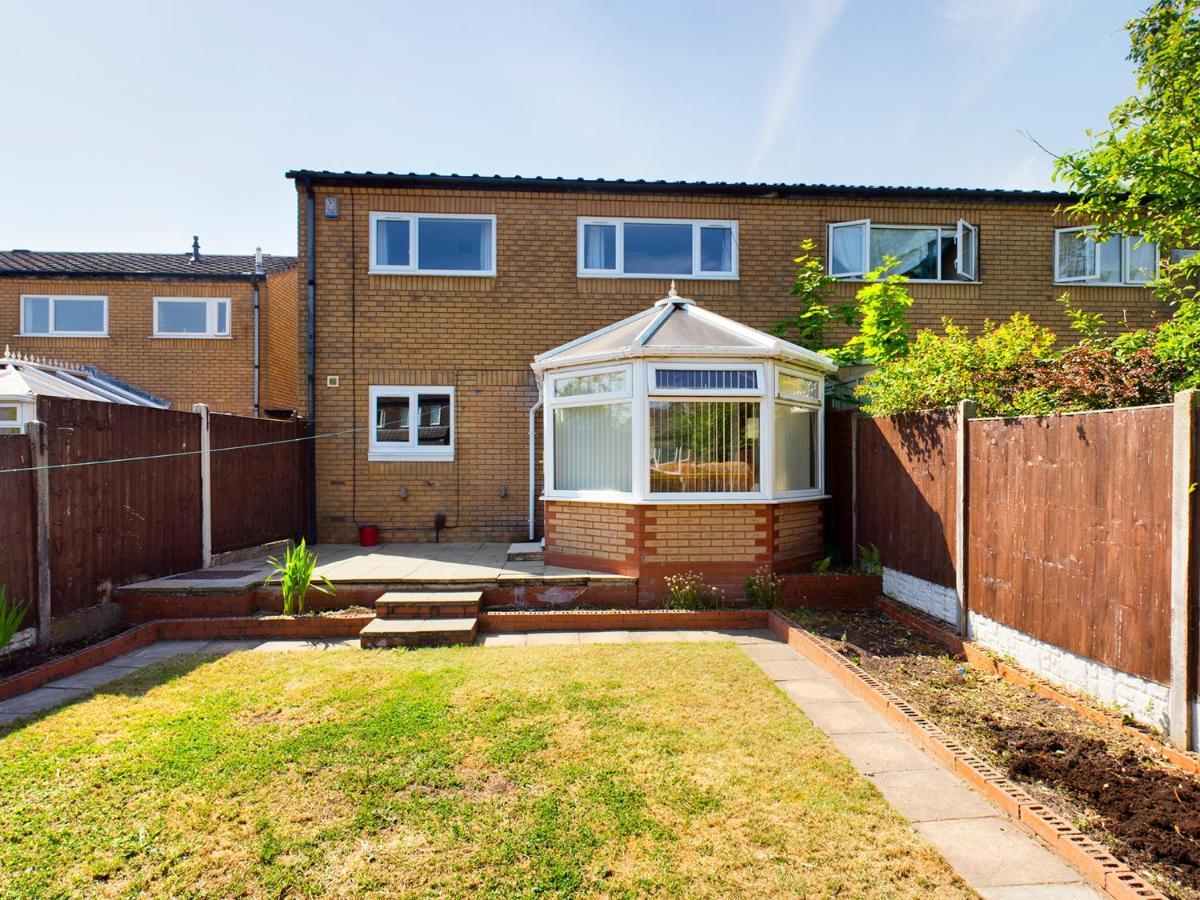 247 Serviced Accommodation In Telford- 3Br House Екстериор снимка